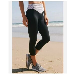 OLYMPIA ACTIVEWEAR Mateo 3/4 Length Leggings, White Mesh/ Jet, Size Small, NWT